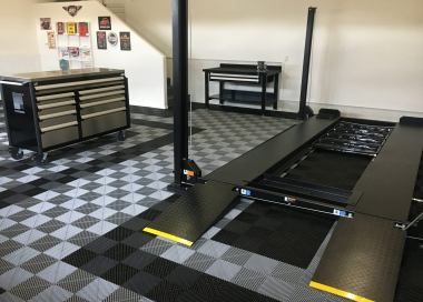 Swisstrax Tiles with Direct Lift 4-post, Rousseau Mobile Toll Box and Vise Bench