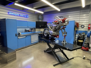 Our Service Equipment and Storage Systems provide users with everything they need in their workshop. Direct Lift ProCycle Droptail.